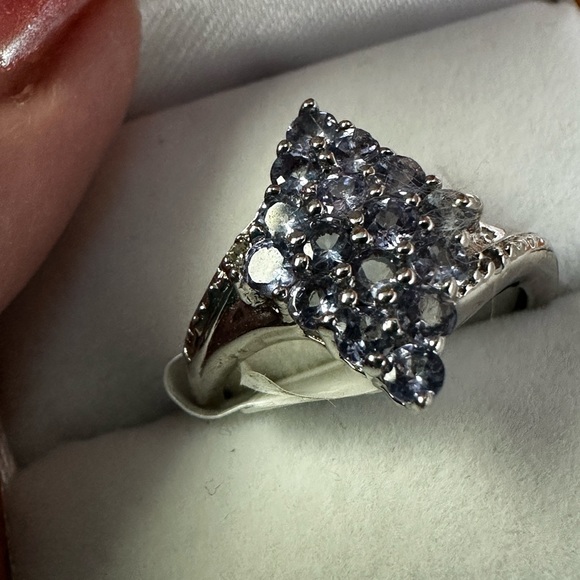 Sterling Silver Tanzanite & Diamond Ring - Picture 5 of 8